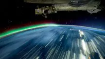 As fotos da Nasa mostram a rotina de trabalho dos astronautas, assim como experimentos realizados pela tripulação | Foto: Divulgação/Nasa