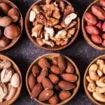 Tradição no Natal brasileiro, frutas secas estão entre os produtos com os preços mais inflacionados no mercado em razão de fatores como a alta do dólar | Foto: Reprodução/Twitter/X