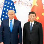 Donald Trump, dos EUA, se encontra com Xi Jinping, presidente da República Popular da China, durante reunião na Cúpula do G20 no Japão | Foto: Shealah Craighead/White House