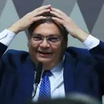 Na decisão, Dino destacou a falta de indícios de autoria ou materialidade delitiva por parte de Calheiros.