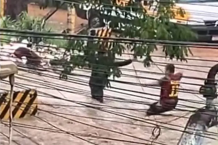 Bombeiros encontram corpo de homem levado por chuva em São Paulo