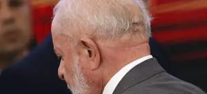 Lula está consciente e não terá sequelas da cirurgia que realizou na cabeça, nesta terça-feira, 9