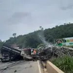 Ao menos 41 pessoas morreram no acidente que envolveu um carro, um ônibus e uma carreta | Foto: Reprodução/Twitter/X