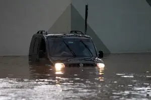 Chuvas causam enchente em São Paulo