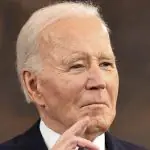 O ex-presidente dos EUA Joe Biden durante as cerimônias de posse de Donald Trump, na Rotunda do Capitólio dos EUA em 20 de janeiro de 2025 em Washington, DC. | Foto: Reuters/Chip Somodevilla