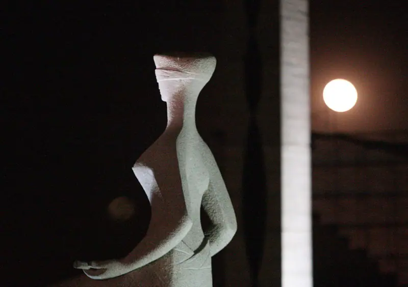 Pesquisa - A Estátua da Justiça, na fachada do STF, em Brasília