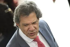 Fernando Haddad participa de coletiva de imprensa