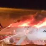 Avião pega fogo