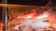 Avião pega fogo