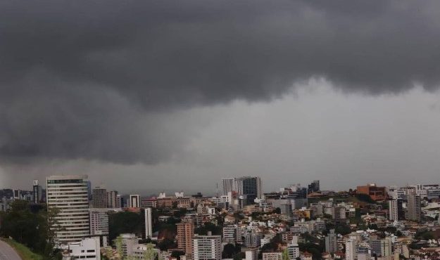A chuva forte veio depois de uma tarde de forte calor, em que os termômetros marcavam 31ºC | Foto: Divulgação/Defesa Civil de SP