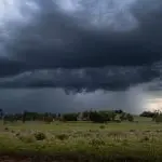 Fenômenos climáticos típicos do verão brasileiro devem ocasionar chuvas em várias regiões na semana entre 13 e 20 de janeiro | Foto: Reprodução/Redes sociais