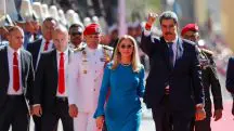 Nicolás Maduro caminha para cerimônia de posse de terceiro mandato: ditadura degradante, segundo editorial da Folha | Foto: Reprodução/Twitter/X