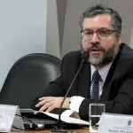 Ernesto Araújo critica a diplomacia de Lula