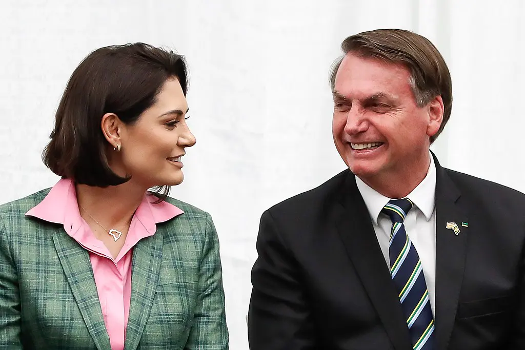 Ex-presidente Jair Bolsonaro, ao lado da mulher, Michelle Bolsonaro