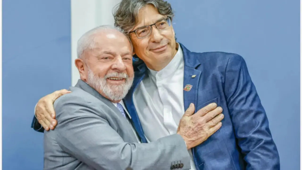 O presidente Lula da Silva e seu indicado para o IBGE, o petista Marcio Pochmann: uso político é barrado por pressão interna de servidores | Foto: PR/Divulgação