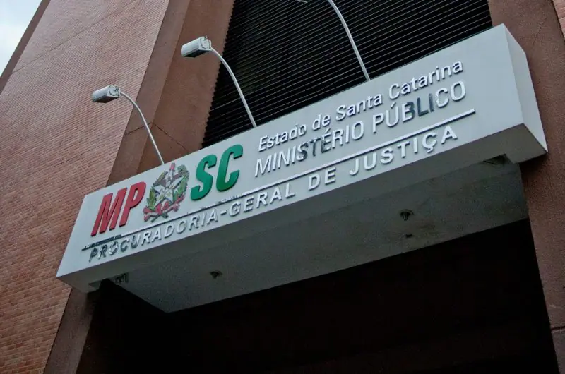 Promotores do MPSC recebem até R$ 200 mil