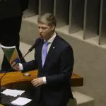 Marcel van Hattem convidou o povo a se mobilizar e ir às ruas para pedir o impeachment do presidente Lula | Foto: Valter Campanato/Agência Brasil
