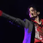 Filme sobre Michael Jackson tem cenas cortadas e é adiado