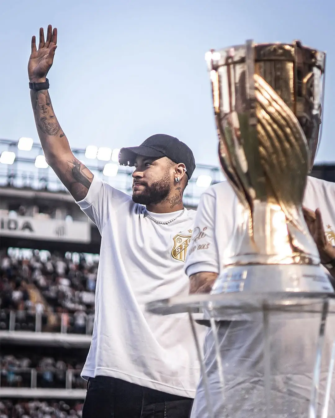 Neymar, em homenagem na Vila Belmiro