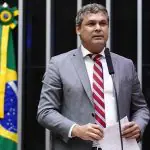 Deputado Federal Lindbergh Farias (PT) anunciou outras medidas para que poderiam reverter a impopularidade do governo petista | Foto: Divulgação/Câmara dos Vereadores