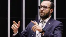 Filipe Barros criticou o fato de o acordo ter sido firmado ‘sem nenhum diálogo com a sociedade, com o Congresso e com as comunidades indígenas’ | Foto: Divulgação/Câmara dos Deputados