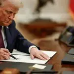 Donald Trump assina acordo