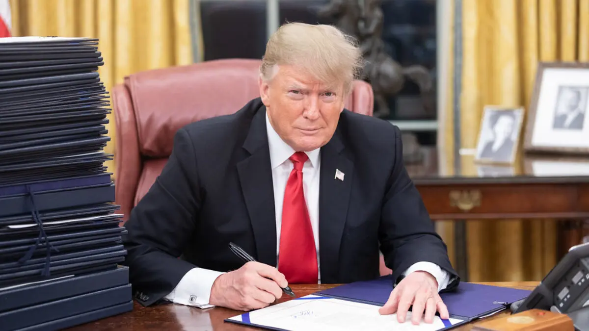 Donald Trump ainda determinou que os cartéis de drogas são organizações terroristas | Foto: Reprodução/Twitter/X/@JDVanceNewsX