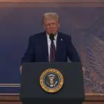 Trump discursa por videoconferência em Davos, na Suíça