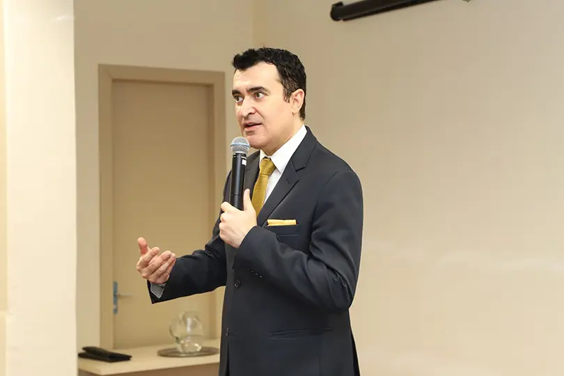 Militante de Lula, amigo de Silvio Almeida e anticapitalista: professor da USP, Alysson Mascaro segue sob investigação interna | Foto: Reprodução/Redes sociais