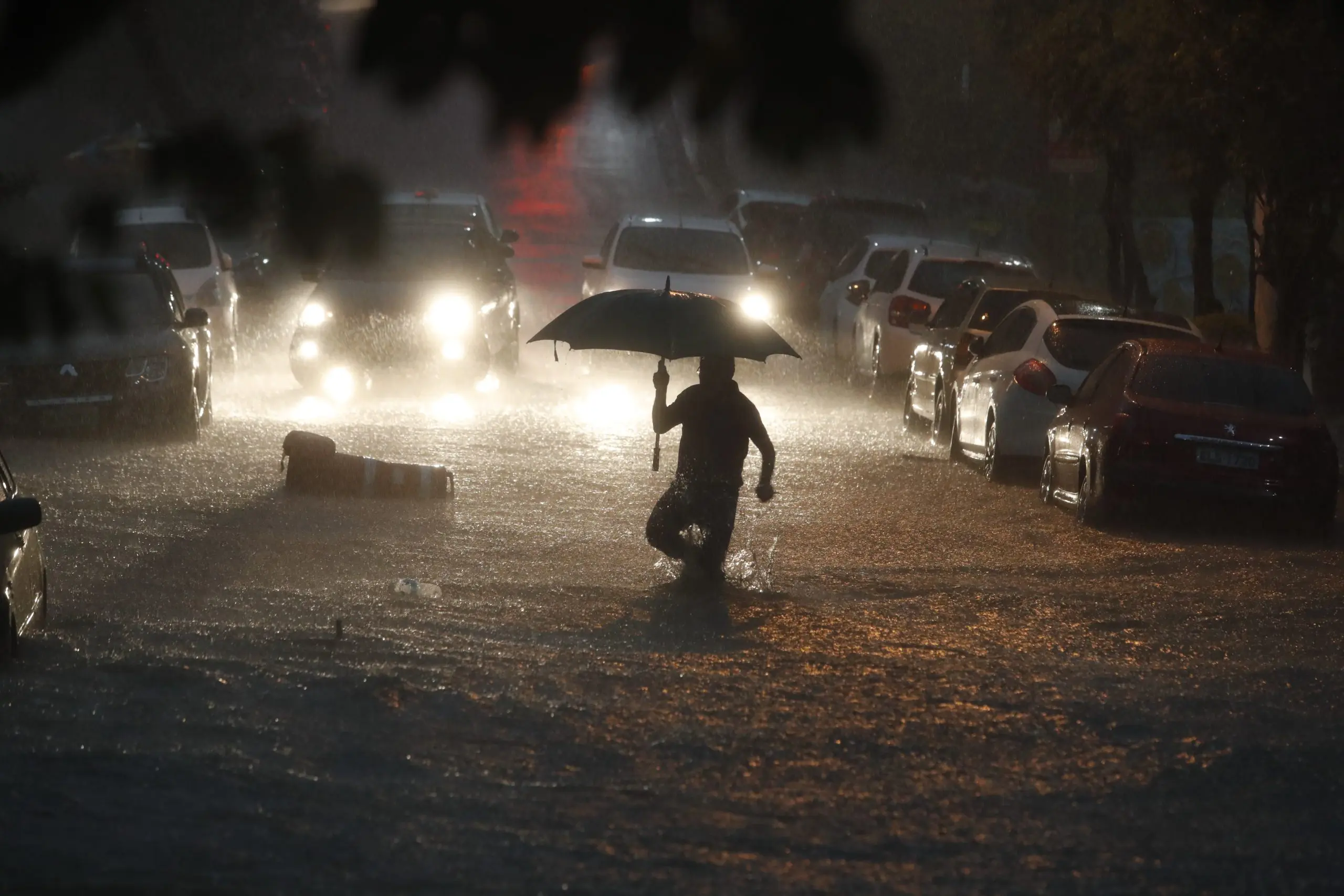 Tempestades provocam alagamentos em SP