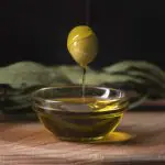 O azeite é produzido somente a partir de azeitonas