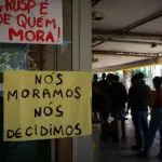 USP tenta instalar grades em seu conjunto habitacional, mas ocupantes impedem