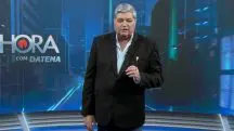 Foto do apresentador José Luiz Datena no estúdio do Tá na Hora