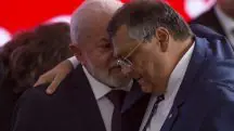 Presidente Luiz Inácio Lula da Silva e o ministro da Justiça, Flávio Dino, no Palácio do Planalto | Foto: Marcelo Camargo/Agência Brasil Este trecho é parte de conteúdo que pode ser compartilhado utilizando o link https://valor.globo.com/politica/noticia/2023/11/27/analise-com-a-escolha-de-dino-lula-coloca-um-articulador-politico-para-o-stf.ghtml ou as ferramentas oferecidas na página. Textos, fotos, artes e vídeos do Valor estão protegidos pela legislação brasileira sobre direito autoral. Não reproduza o conteúdo do jornal em qualquer meio de comunicação, eletrônico ou impresso, sem autorização do Valor (falecom@valor.com.br). Essas regras têm como objetivo proteger o investimento que o Valor faz na qualidade de seu jornalismo.