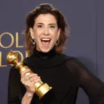 Fernanda Torres venceu o Globo de Ouro 2025 pela atuação em Ainda Estou Aqui | Foto: Reprodução/X