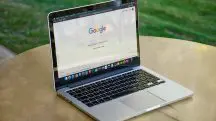 Um computador com o site Google aberto, em alusão à nota sobre a mudança do Maps nos EUA, em relação ao Golfo do México, agora Golfo da América