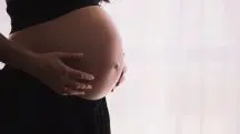 Resolução facilita aborto em adolescentes grávidas
