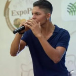Cantor sertanejo João Kennedy