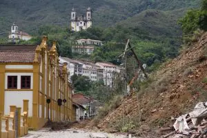 Deslizamento de terra em Ouro Preto (MG) por causa das chuvas