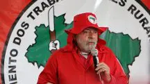 Lula recebe MST no Palácio do Planalto, e grupo critica ritmo de reforma agrária