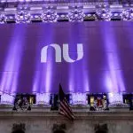 Pelos critérios do BC, no quarto trimestre do ano passado o Nubank tinha 100,770 milhões de clientes, ante 98,503 milhões do Itaú