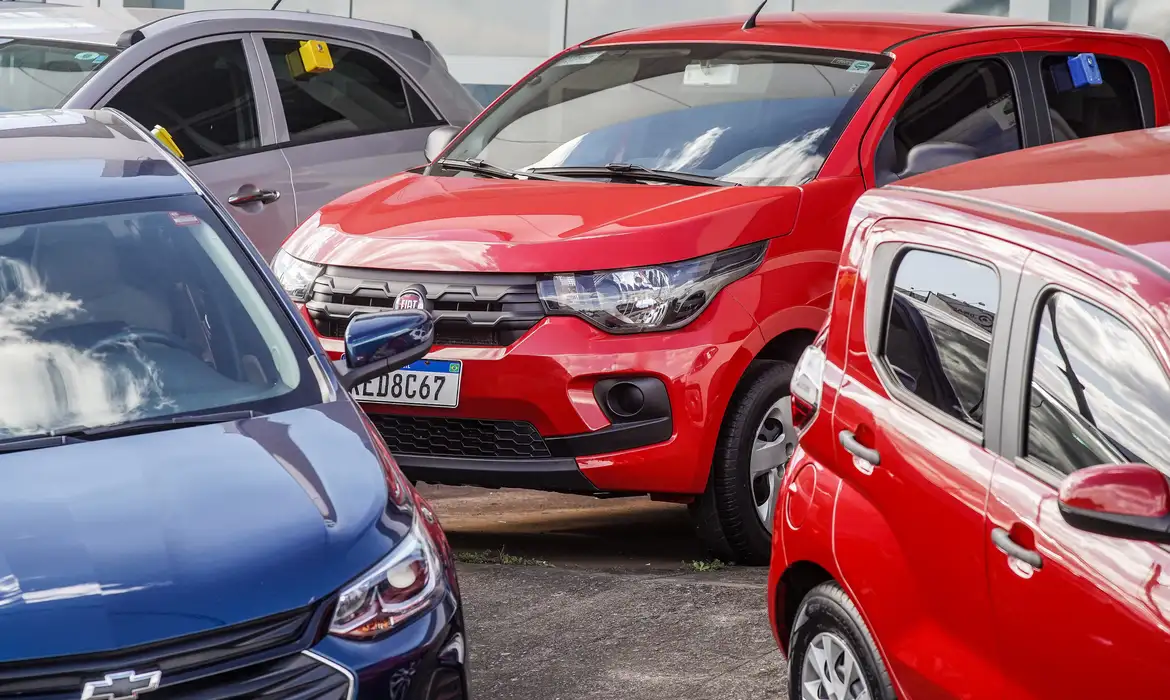Três carros