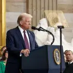 Donald Trump discursa durante cerimônia de posse | Foto: Casa Branca/Divulgação