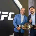 Foto de evento da Band divulgando o UFC
