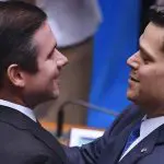 Hugo Motta e Davi Alcolumbre: 'Os candidatos à presidência da Câmara e do Senado, na vida real do Brasil, não eram Winston Churchill e Ruy Barbosa | Foto: Reprodução/X