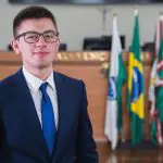 O vereador Guilherme Kilter (Novo-PR): desprezo a quem 'insulta a família brasileira e comete atentado ao pudor' | Foto: Reprodução/Redes sociais