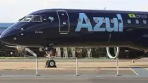 Avião da Azul: novos cortes na operação como forma de driblar a crise no setor abatido pela queda do real e a subida no preço dos combustíveis | Foto: Marcelo Camargo/Agência Brasil