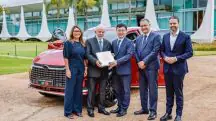 Montadora que emprestou os carros elétricos foi acusada de trabalho análogo à escravidão | Foto: PR/Divulgação
