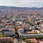 Com um fluxo anual de aproximadamente 8 milhões de visitantes, Barcelona é uma das cidades que mais contribuem para o poder de atratividade da Espanha | Foto: Reprodução/Redes sociais