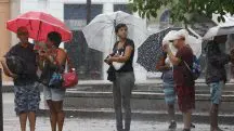 Com a elevada cobertura de nuvens e chuva frequente prevista para fevereiro, a maior parte do Brasil não deve enfrentar ondas de calor significativas | Fernando Frazão/Agência Brasil